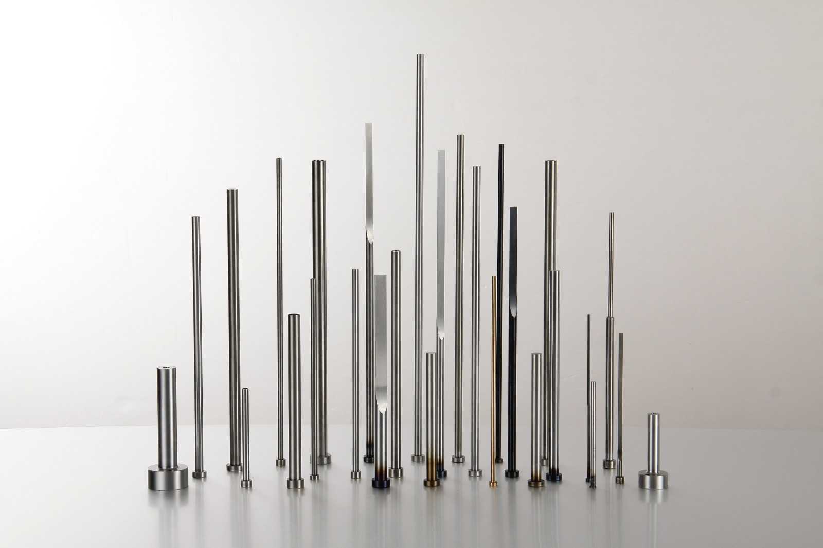 要求模具壽命較高時(shí)冷沖模凹凸材料可選，要使冷沖壓模具正常而平